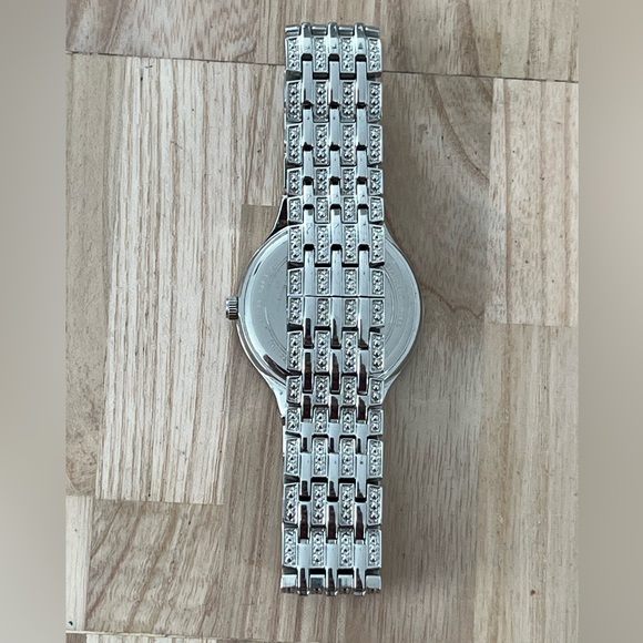 Bulova Swarovski Crystal Ladies Watch Mother of Pearl Face Gorgeous New w/o Tags main image 12